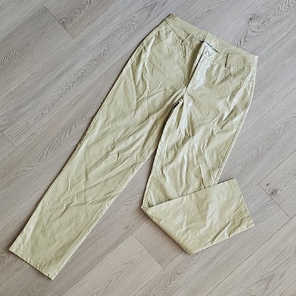 Noisy Mae Kane Faux Leather Light Sage Green Pants, Medium - Picture 2 of 16